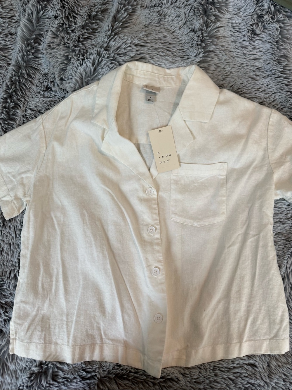 Target White Short Sleeve Button-Up Top